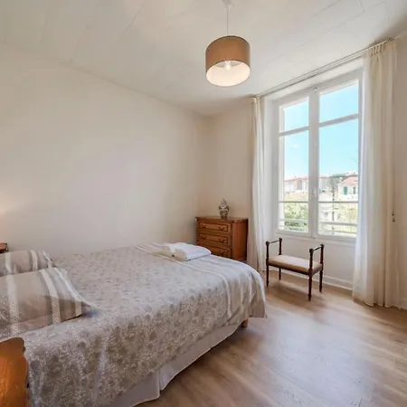 Les Nefliers Вилла