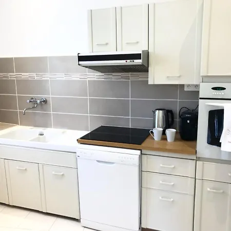 Les Nefliers Вилла *